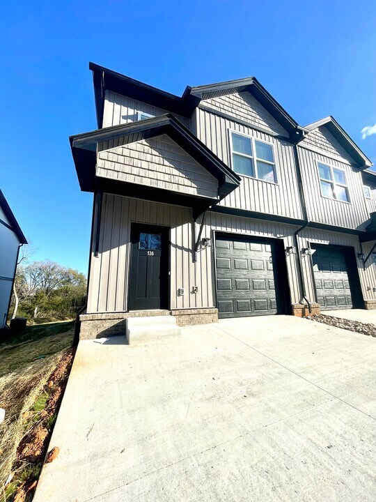 132 Independence Ln in Lynchburg, VA - Building Photo