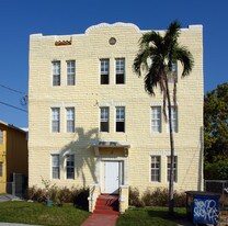 Doce Tribus in Miami, FL - Building Photo