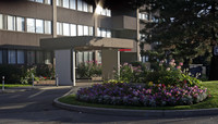 Strathmore Towers South in Ottawa, ON - Building Photo - Building Photo