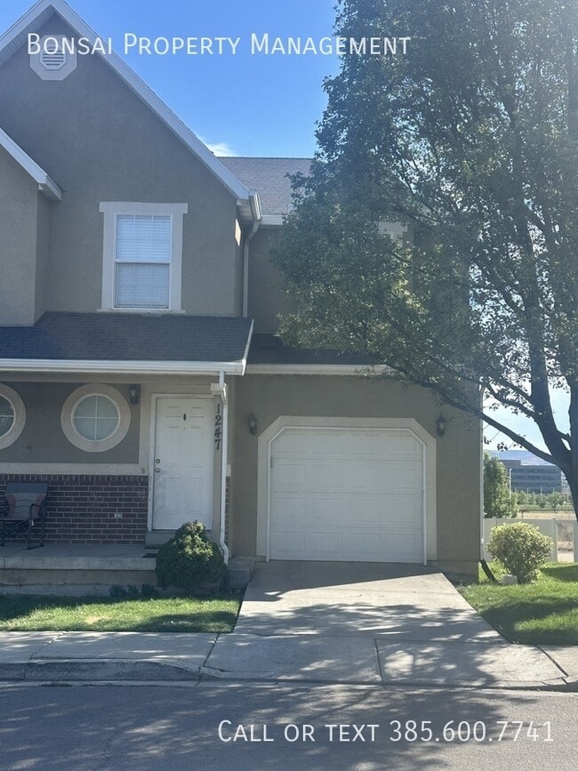 property at 1247 N Bridalwood Loop