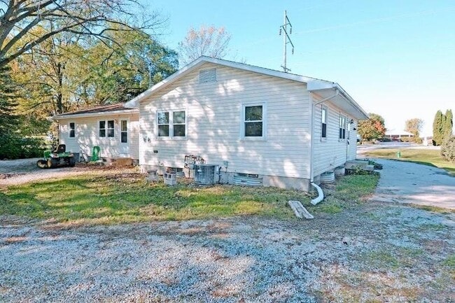 property at 3506 S Duff Ave
