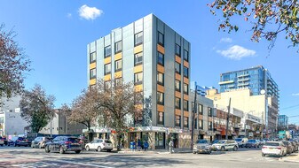 RKO Plaza in Flushing, NY - Building Photo