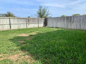 2608 Phoenix St in Edinburg, TX - Building Photo - Building Photo