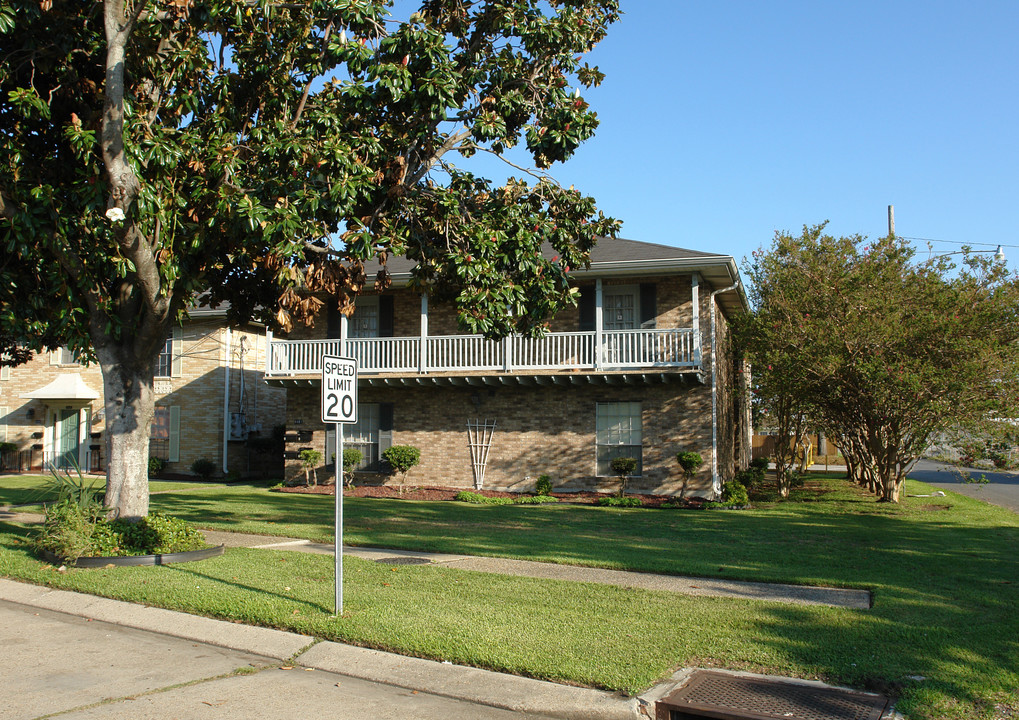 4401 Yale St in Metairie, LA - Building Photo