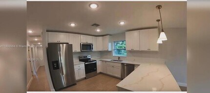 2378 Highland Ave in Ft. Myers, FL - Building Photo - Building Photo