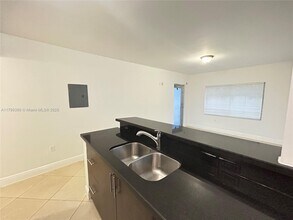 1034 Lenox Ave. in Miami Beach, FL - Building Photo - Building Photo