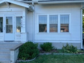 506 S 4th St, Unit 506.5 in Knoxville, IA - Building Photo - Building Photo