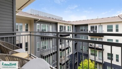 3501 Ross Ave, Unit 5038 in Dallas, TX - Foto de edificio - Building Photo