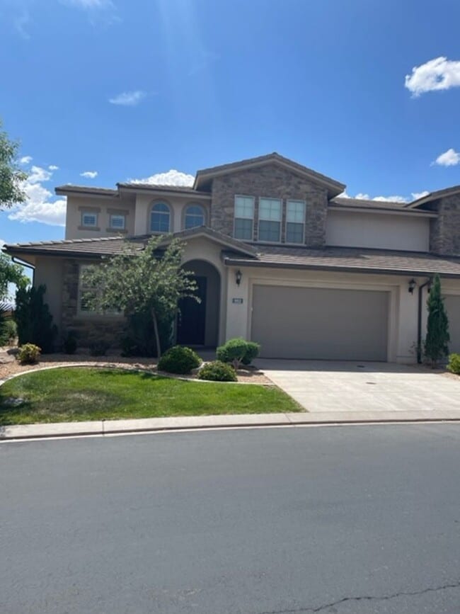 property at 993 N Casitas Hill Loop