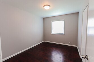 1220 Lincoln Park Dr in Evansville, IN - Building Photo - Building Photo