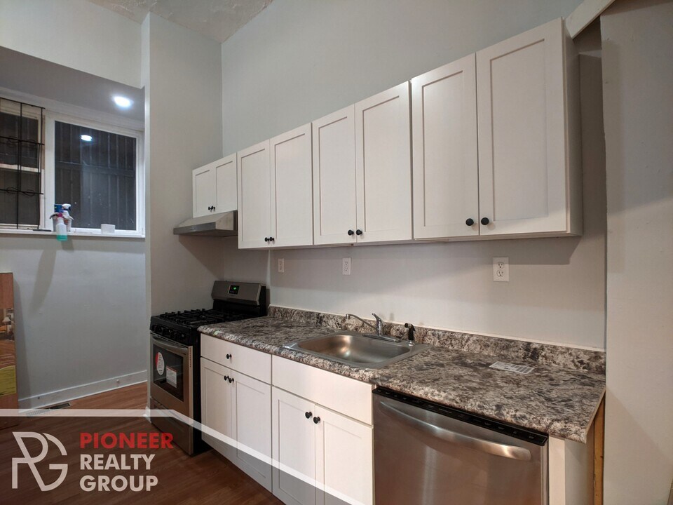 3542 N Halsted St, Unit 3 in Chicago, IL - Foto de edificio