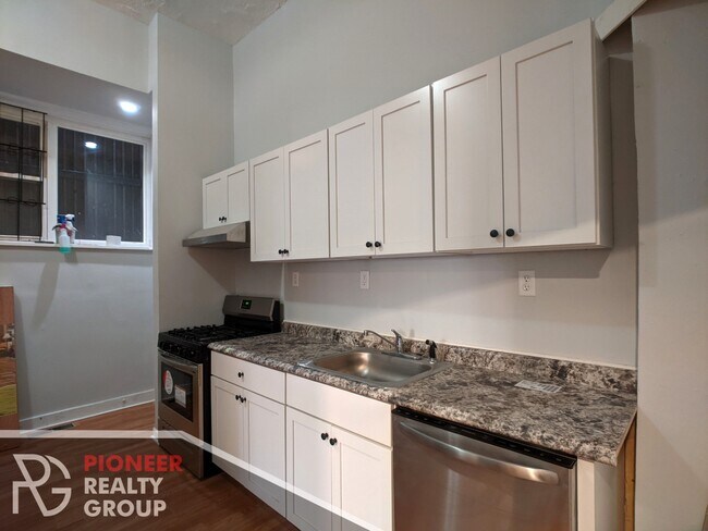 3542 N Halsted St, Unit 3