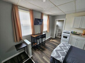 2317 Broad St in Parkersburg, WV - Foto de edificio - Building Photo