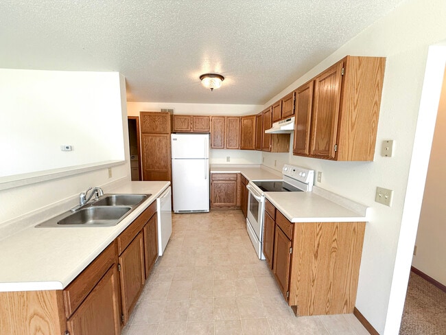 2101 Mittelstadt Ln in Eau Claire, WI - Building Photo - Building Photo