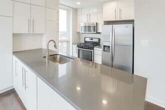 3301 N Sheffield Ave in Chicago, IL - Building Photo - Building Photo