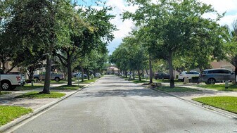5671 Sunberry Cir in Fort Pierce, FL - Building Photo