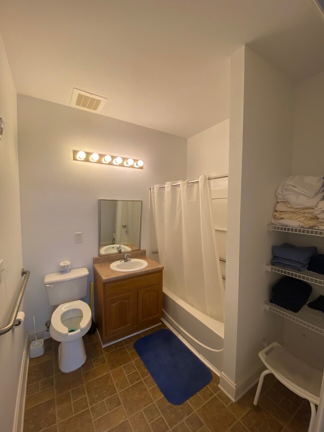 Hillcrest Apartments in Columbia, SC - Foto de edificio - Building Photo