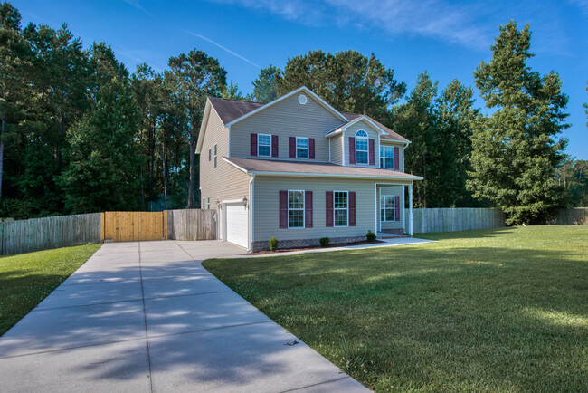 112 Sparkling Brook Way in Jacksonville, NC - Building Photo - Building Photo