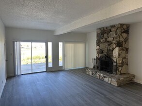 21331 Heather Pl in California City, CA - Building Photo - Building Photo