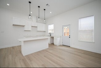 8203 Sparta St in Houston, TX - Building Photo - Building Photo