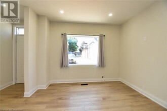 126 Evans St in Hamilton, ON - Building Photo - Building Photo