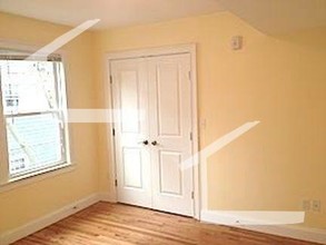 77 Beechcroft St, Unit 3 in Boston, MA - Building Photo - Building Photo