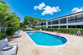 204 Sunrise Dr in Key Biscayne, FL - Building Photo - Building Photo
