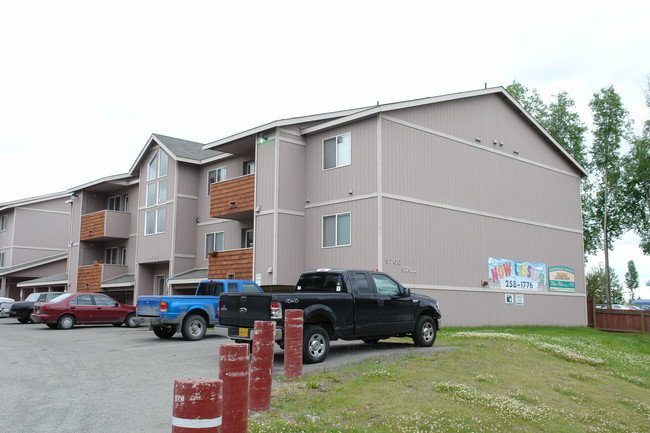 Diamond Willow Apartments in Anchorage, AK - Foto de edificio - Building Photo