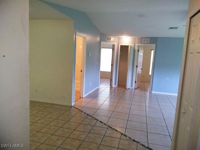 1131 Edgerton Ave in Lehigh Acres, FL - Building Photo - Building Photo