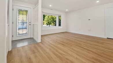 19607 N Danvers Rd in Lynnwood, WA - Building Photo - Building Photo