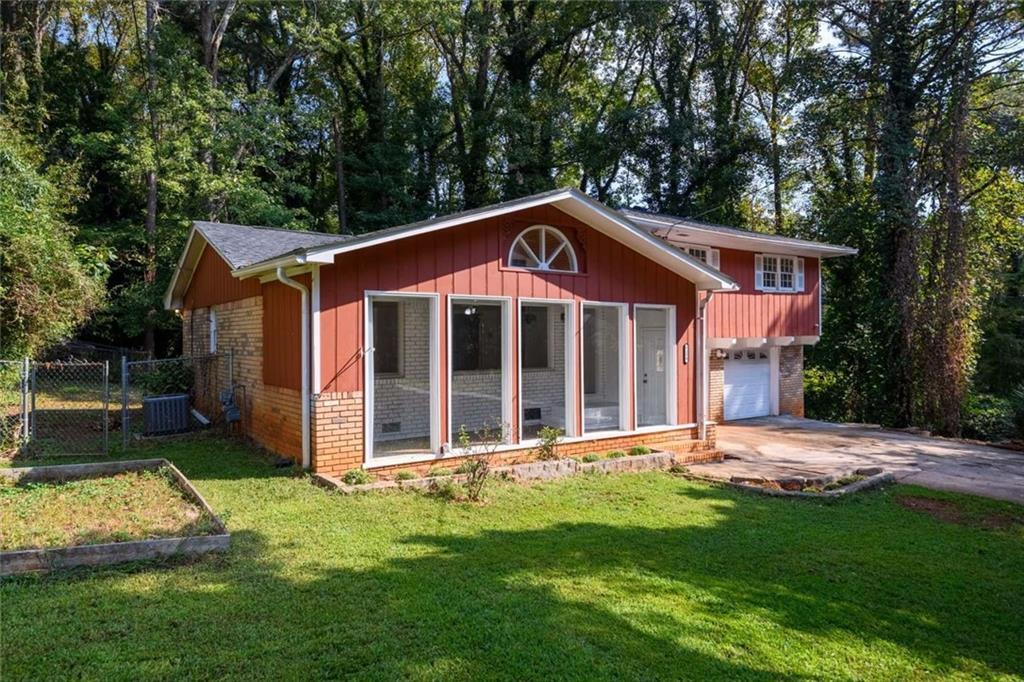 5158 Rock Eagle Dr in Stone Mountain, GA - Building Photo