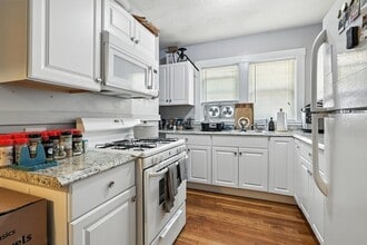 64 Endicott St in Quincy, MA - Building Photo - Building Photo