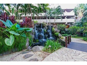 343 Hobron Ln in Honolulu, HI - Building Photo - Building Photo