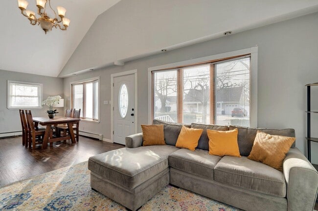 1147 Bellmore Rd in North Bellmore, NY - Building Photo - Building Photo