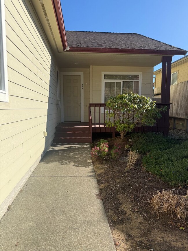 929 Seagate St in Coos Bay, OR - Building Photo - Building Photo