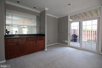 6423 Little Potters Ln in Alexandria, VA - Building Photo - Building Photo