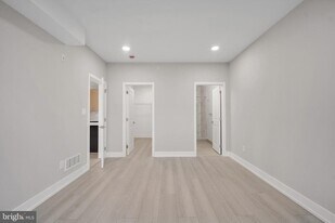 1111 S 24th St in Philadelphia, PA - Building Photo