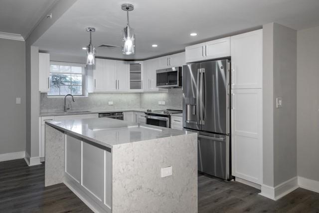 100 Glen St in Glen Cove, NY - Building Photo