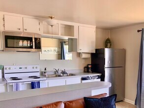 1630 Chestnut Street, Unit #C Chestnut,LLC, in Everett, WA - Building Photo - Building Photo