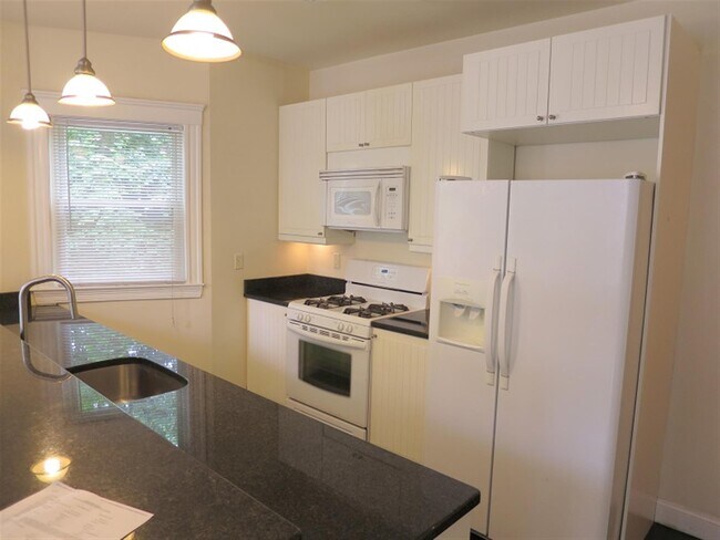 6 Giles Park, Unit 2 in Somerville, MA - Building Photo - Building Photo