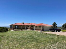 7966 Elmwood Ln in Denver, CO - Building Photo