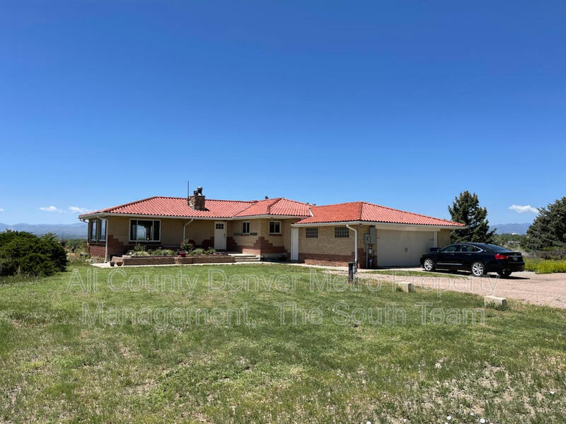 7966 Elmwood Ln in Denver, CO - Building Photo