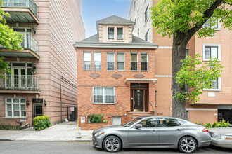 213 Parkville Ave in Brooklyn, NY - Foto de edificio - Building Photo