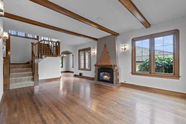 3712 SW Grayson St in Seattle, WA - Building Photo - Building Photo