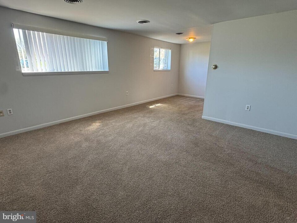 3876 Shadywood Dr in Jefferson, MD - Building Photo