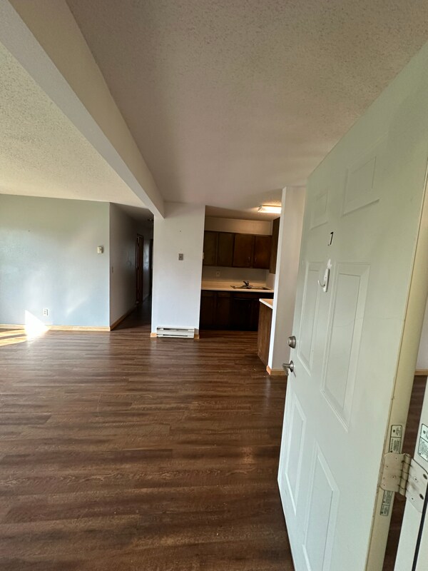 103 Cottonwood Ave N