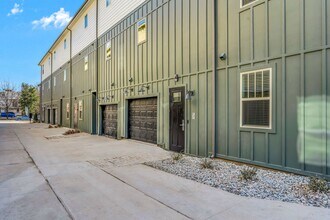 5313 Reiger Avenue Homes in Dallas, TX - Foto de edificio - Building Photo