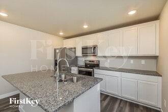 10405 Luneth Dr in Colorado Springs, CO - Foto de edificio - Building Photo