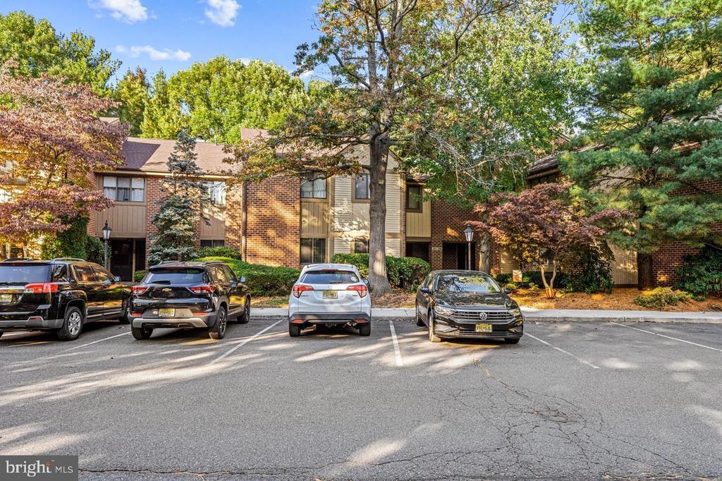 505B Cypress Point Cir in Mount Laurel, NJ - Building Photo