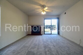 10808 Red Fern Cir in San Diego, CA - Building Photo - Building Photo